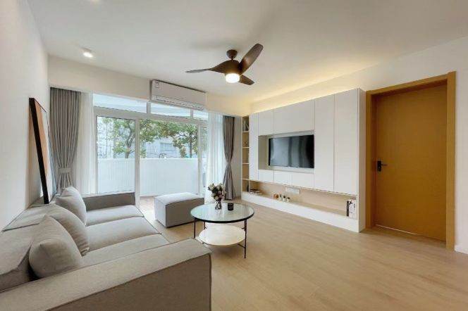 Wall heating 3Br Balcony Loushanguan Rd