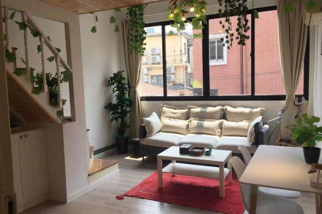 Cozy 1+1 Furnished People Square