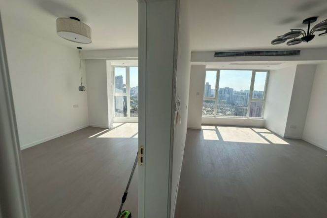 High-rise 2br/2bt Flat close to Hongqiao Road