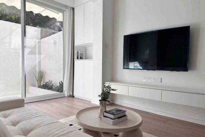 Hongqiao Rd Station 1Br with Yard Line10