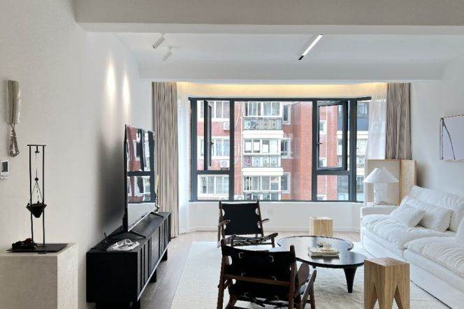  Brand new 2br 2bathrooms Nr changshou road M7/13