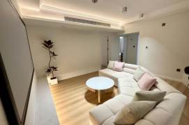 Premium 3-Bedroom Apartment inJing'an with Stunning Skyline Views