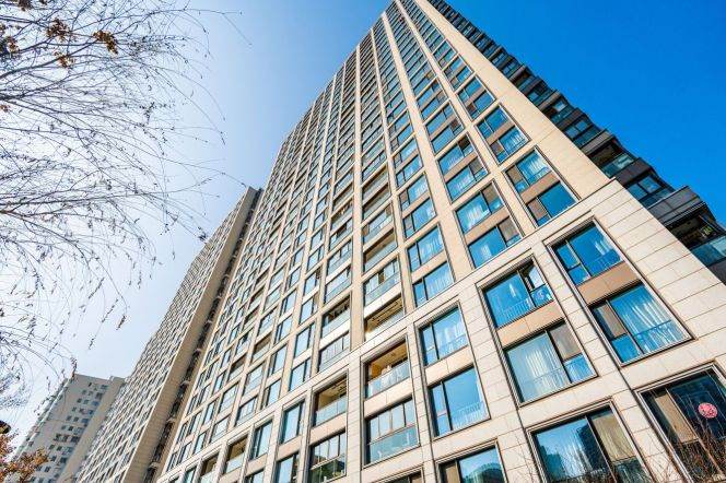 3brs, 155sqm., one elevator per household, super big balcony, room clean every week 