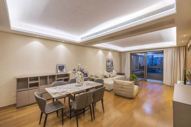 3brs, 155sqm., one elevator per household, super big balcony, room clean every week 