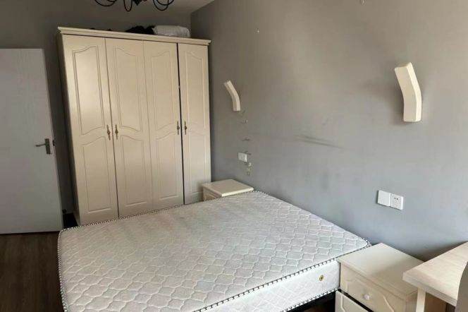 Cute2Br near Hongqiao Rd Sta M3/4/10/4F /6.8K/ Donghua Uni