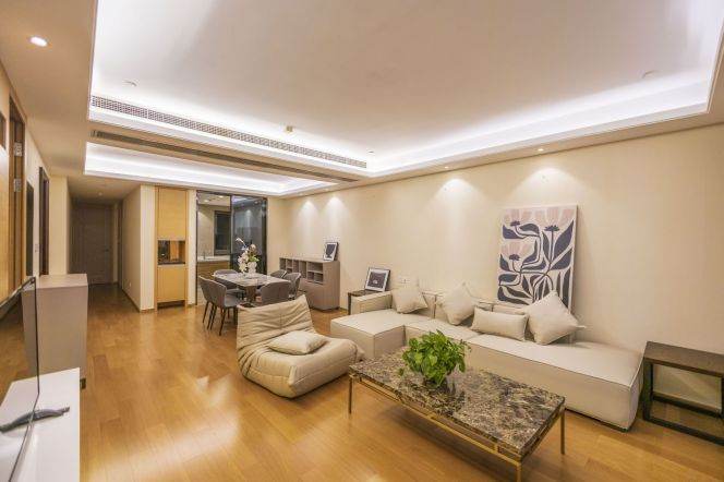 3brs, 155sqm., one elevator per household, super big balcony, room clean every week 