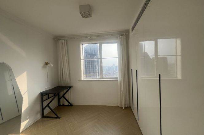 Spacious 2Br,good lighting,Nr Hong Qiao Rd staion,L3,4,10