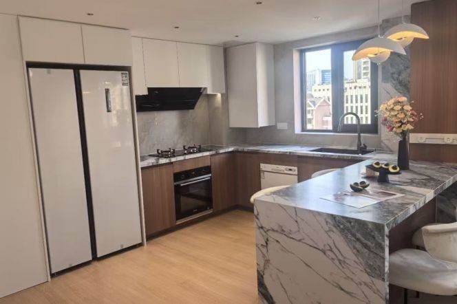 Jiaotong  University elevator 2BR 2BATH apartment