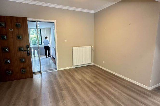 modern brand new 3brs open balcony open kitchen in Lujiazui IFC Huang pu river