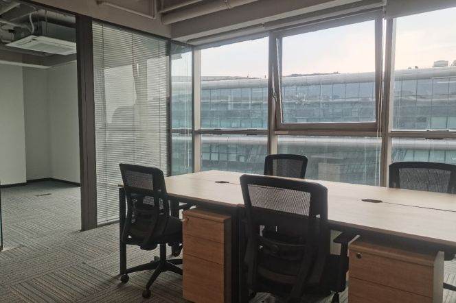 Office Space in Changning with Partition for Boss/Meeting: 32 Workstations, Fine Decoration