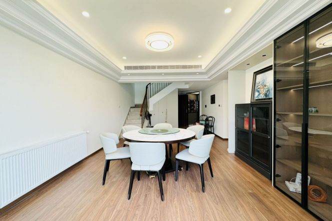 modern 6brs with big balcony in most popular compound Lujiazui huang pu river