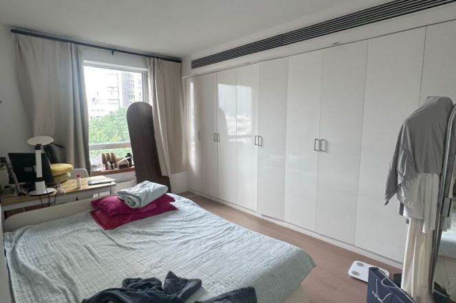 2 Spacious Brs, 1 Living room, 120 sqm, Wall Heating/Oven @ Damuqiao Rd 4&12