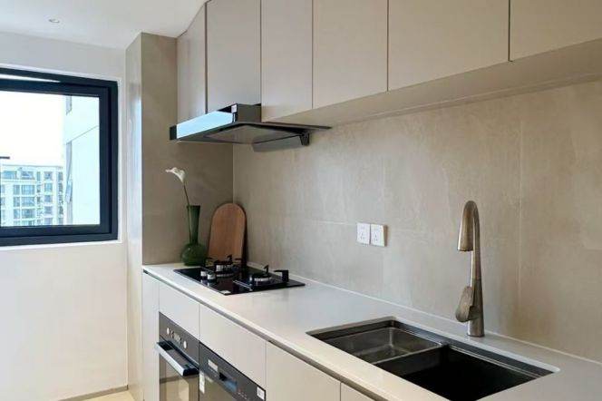 brand new big 3brs floor heating modern furniture near Su zhou river line 3,4 only 23K 