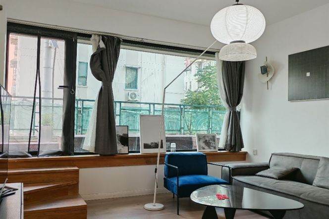 3 Brs, 2 Baths with Huge terrace, 160 sqm @ Zhaojiabang rd L7&9