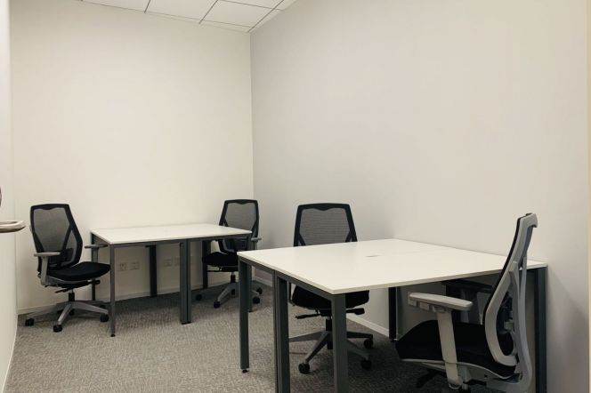 Interior Office Ready to Move: Fully Equipped, 4-5 People, Meeting Room Available