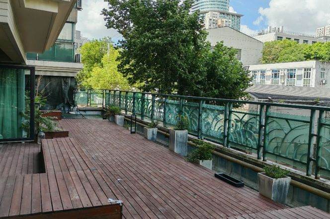 3 Brs, 2 Baths with Huge terrace, 160 sqm @ Zhaojiabang rd L7&9