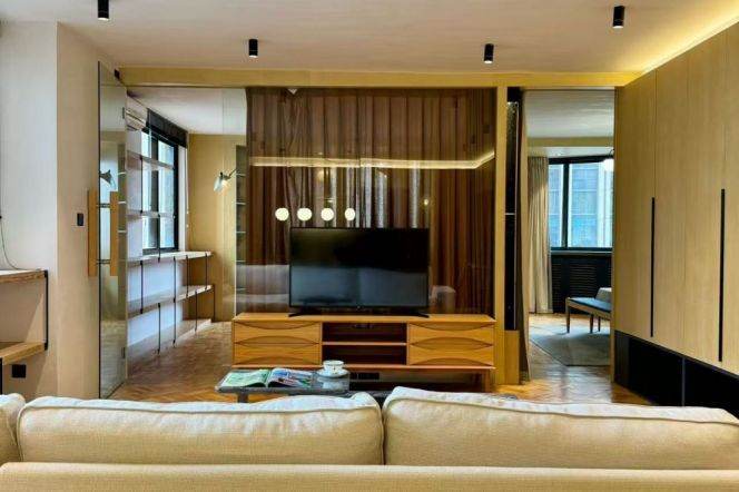 Xintiandi elevator 2BR 2BATH apartment