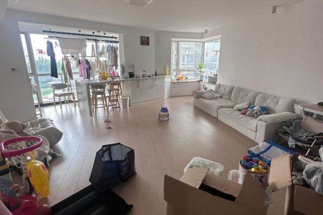 2 Spacious Brs, 1 Living room, 120 sqm, Wall Heating/Oven @ Damuqiao Rd 4&12