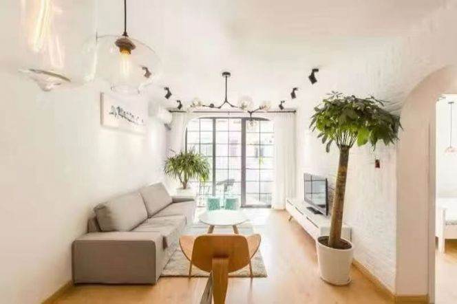 Brightly 2+1rooms with open balcony in xintian di 