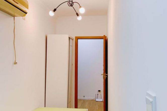 Jingan district,cheap room near West Nanjing rd,long/short term