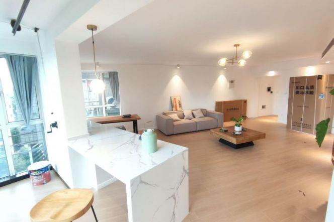 Huge livingroom@2brs with good view near Damuqiao Road