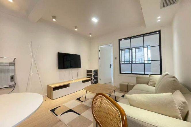 Cute 1Brm With Central AC Near Line 2/3/4 Zhongshan Park