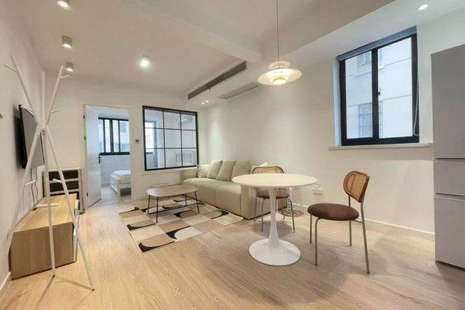 Cute 1Brm With Central AC Near Line 2/3/4 Zhongshan Park