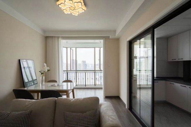 Riverview Big Flat in Suzhou Road