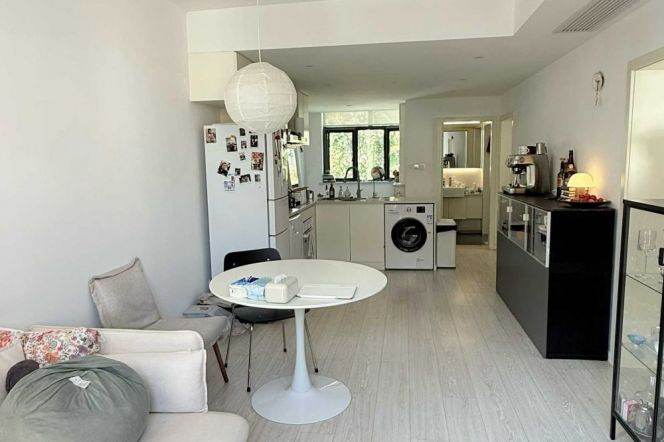 Modern&Clean 2Bdrs 1Bath Apt+L10/11 Jiaotong Uni.+Xing Guo Rd/Wu Kang Rd