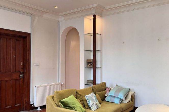 Cozy 1+1brs with balcony near Xintiandi