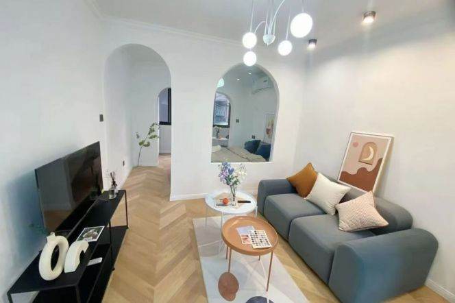 loushanguan rd station one bedroom