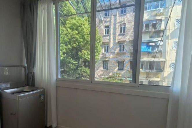 New Deco Bright 1BR APT Yueyang Rd only 4.8k