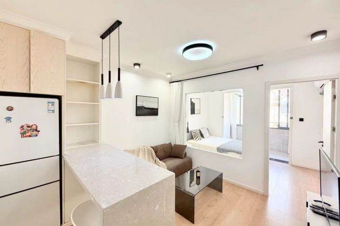 Cozy Spacious 1Br/2Lr/1Bt Close to L7/13 Changshou Rd Station 