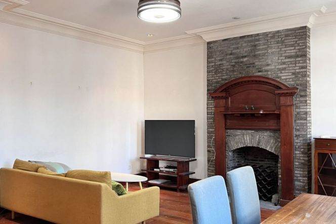 Cozy 1+1brs with balcony near Xintiandi