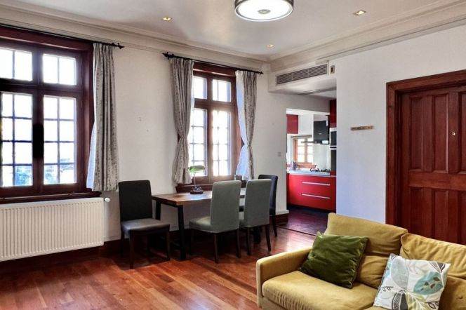 Cozy 1+1brs with balcony near Xintiandi