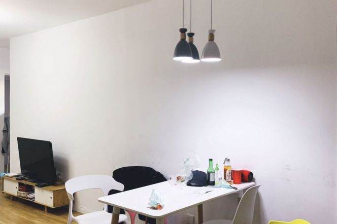 Jingan district,cheap room near West Nanjing rd,long/short term