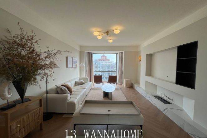 Great Compound/Really Bright&Modern&Spacious 4Bdrs 2Baths Apt/Line 3/4/10 Hongqiao Rd