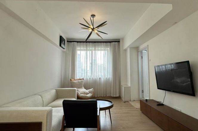 High-rise 2br/2bt Flat in Nanjing Road circle