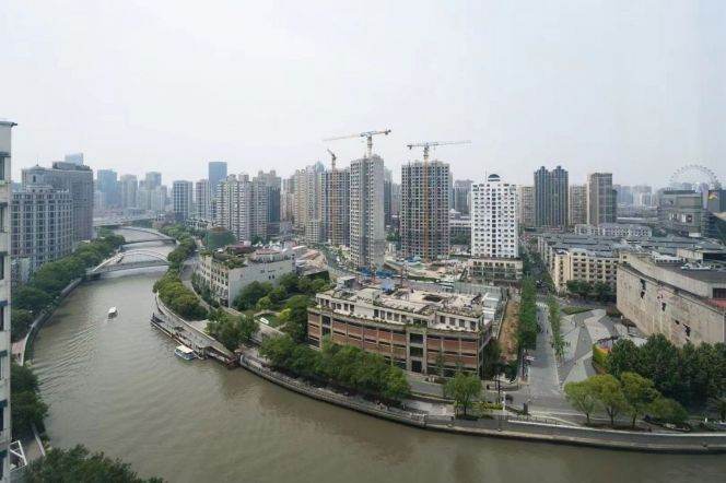 Riverview Big Flat in Suzhou Road