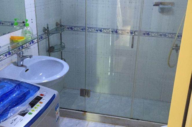 Bright /walk distance jiao tong university 10/11hong Qiao lu10/3/4 DHU