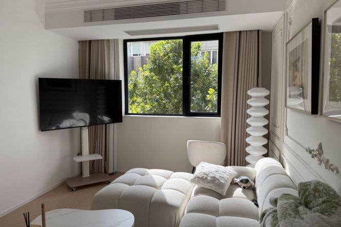 Xintiandi 1BR  /  Spacious / Bright / Modern/ Quiet / Good view/ elevator