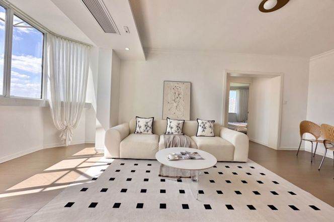 Nice view,cozy 2Br,Next to Su Zhou Creek,L 11,13,Long De Rd station