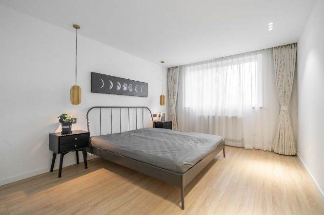 3 Brs, 2 Baths, 170 sqm with Open Balcony, Floor Heating/Oven/Dish washer @ Zhongshan Park L2