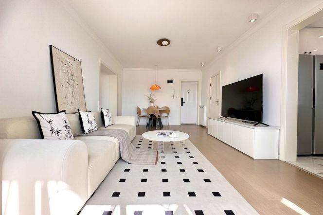 Nice view,cozy 2Br,Next to Su Zhou Creek,L 11,13,Long De Rd station