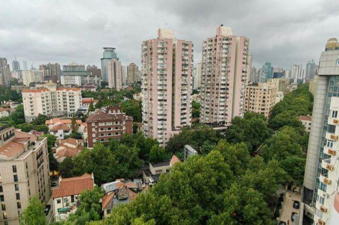 Bright  1 br with nice view 1 mins walking to L 1 HengShan Rd St.+L 10 Shanghai Library St.
