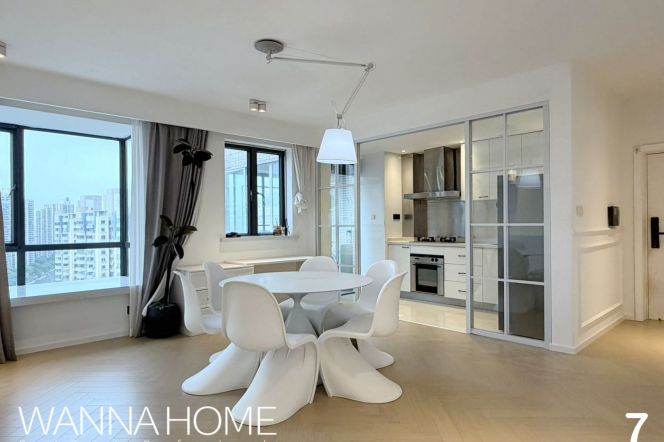 Garden Compound/Changshou Rd MT/Suzhou Creek View/Balcony/Bathtub/Large Storages/Cozy2br