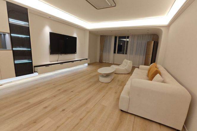 170 sqm 3 br Apt &floor heating &bathtub/Gubei 18.8K