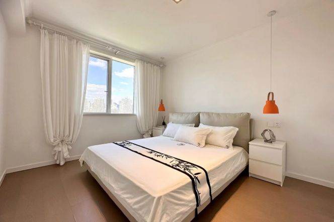 Zhongshan Park, Suzhou River view, with a large balcony, fully bright floor plan，L2-11-13