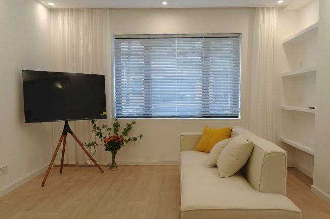 Cozy house close to Nomandy Apts