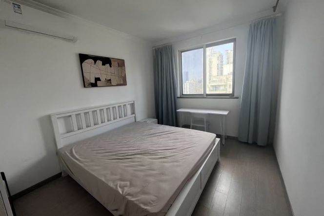 MASTER BEDROOM IN WEST NANJING ROAD LINE 2/12/13